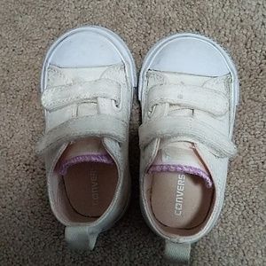 Cream sparkle velcro converse